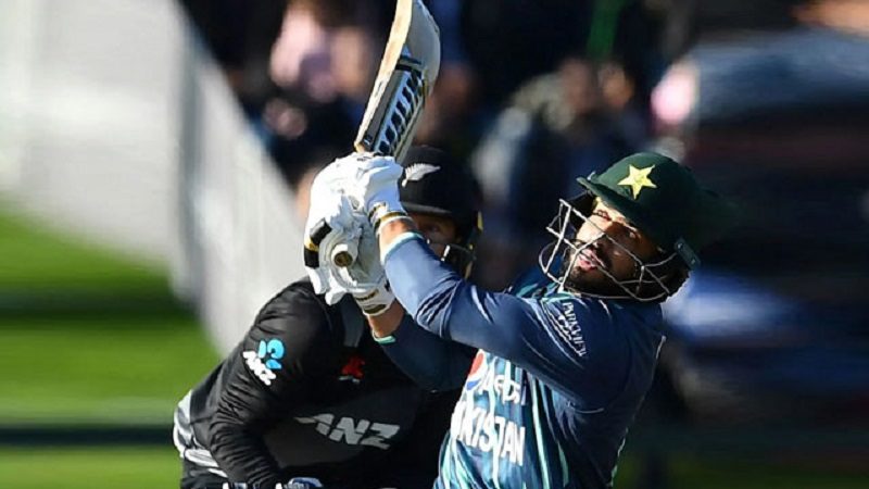 নাটকীয়তায় মোড়ানো ম্যাচে রোমাঞ্চকর জয় পাকিস্তানের