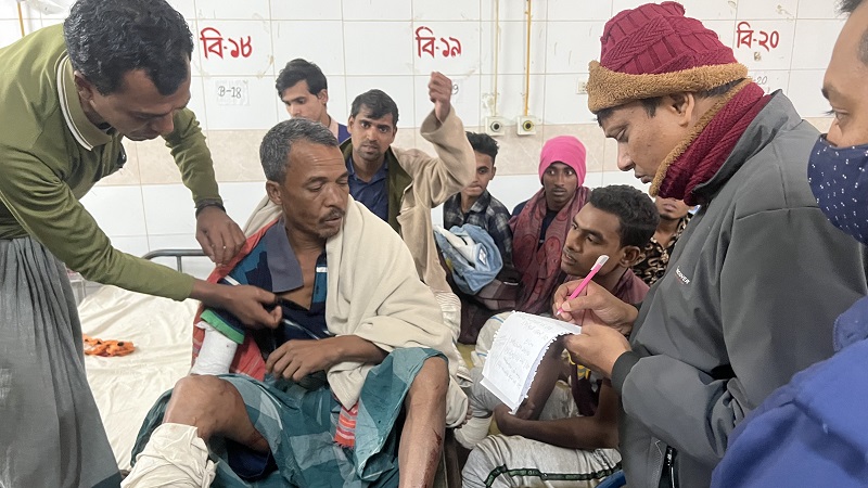 সিরাজগঞ্জে ২৪ জন গুলিবিদ্ধ: একাধিক আগ্নেয়াস্ত্র ব্যবহারের অভিযোগ