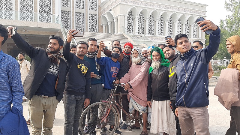 ২০৬ কি.মি. সাইকেল চালিয়ে জুমার নামাজ পড়তে বেলকুচিতে বৃদ্ধ