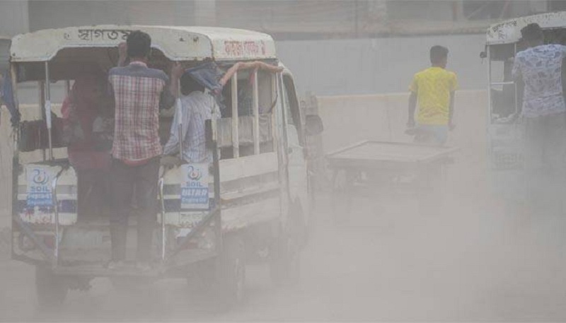 বিশ্বের দূষিত শহরের তালিকায় শীর্ষে ঢাকা
