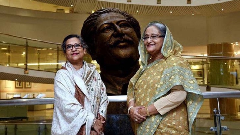 ছোট বোনকে নিয়ে দুদিনের সফরে টুঙ্গিপাড়ায় প্রধানমন্ত্রী