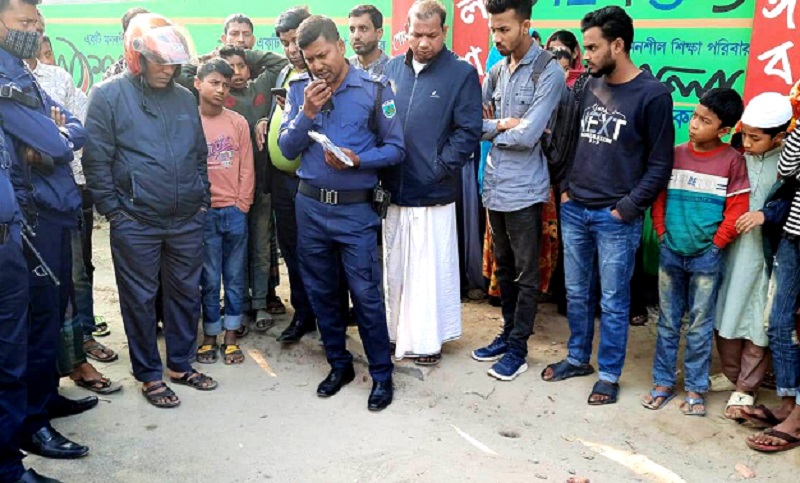 বাবার সামনেই সড়কে প্রাণ গেল শিশুর