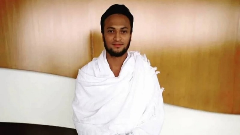 ওমরাহ পালন করতে সৌদি গেলেন সাকিব