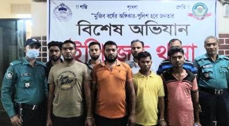 চট্টগ্রাম বন্দরে কনটেইনার চুরি, আটক ৮