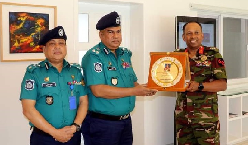 সেনা বাহিনীর ৫৫ যশোর এরিয়া কমান্ডারের সাথে কেএমপি কমিশনারের সৌজন্য সাক্ষাৎ