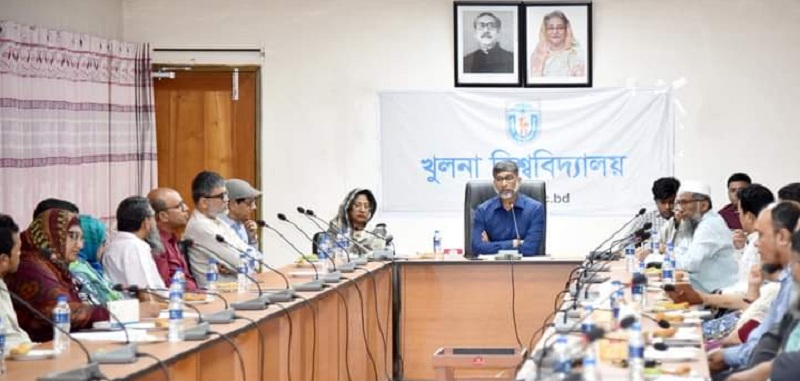 খুবি’র একাডেমিক ও প্রশাসনিক প্রধানদের সাথে উপাচার্যের মতবিনিময়