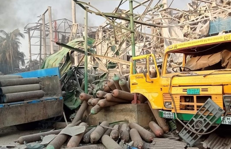 সীতাকুণ্ডে অক্সিজেন প্ল্যান্টে বিস্ফোরণ, নিহত ৪
