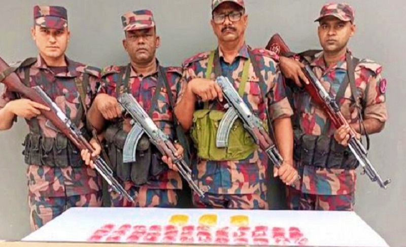 যশোরে বাসে মিললো ৮ হাজার ৩৪০ পিস ইয়াবা