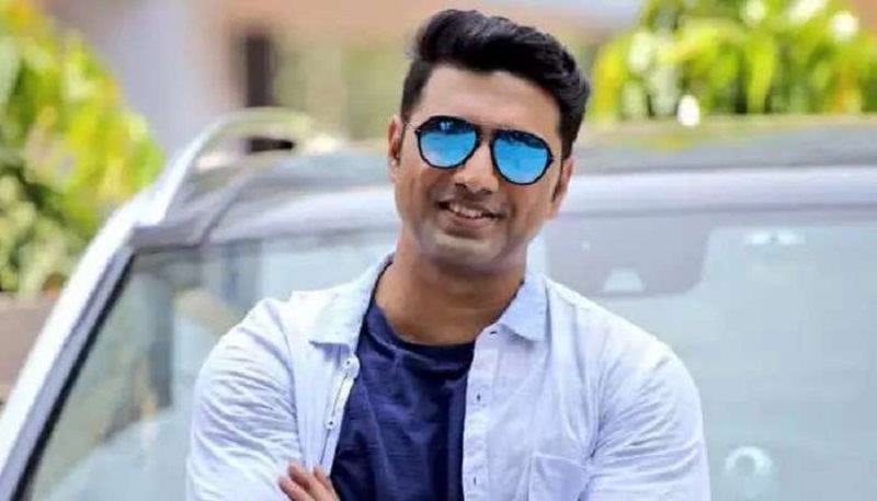 দেবের বিরুদ্ধে আদালতে গুরুতর অভিযোগ প্রবীণ দম্পতির