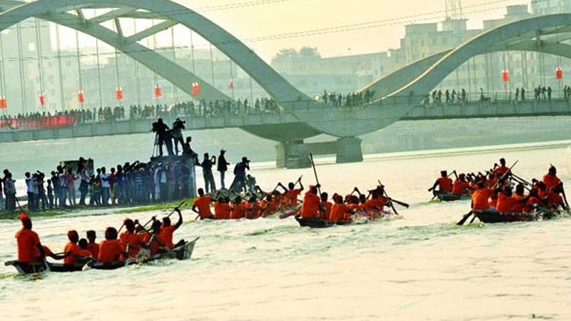 শিশু দিবসে হাতিরঝিলে নৌকা বাইচ প্রতিযোগিতা