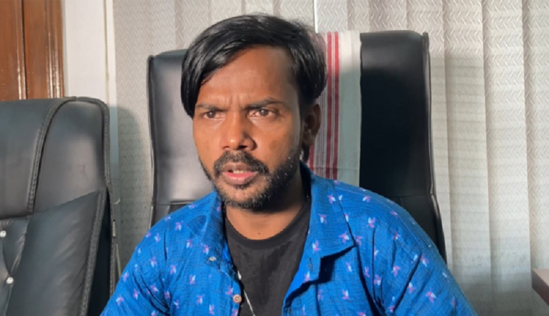 ফেসবুক লাইভে আত্মহত্যার হুমকি দিলেন হিরো আলম