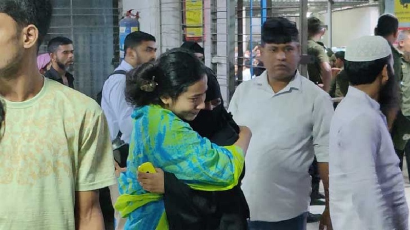 গুলিস্তানে বিস্ফোরণ: রক্তদাতাদের ঢামেকে যাওয়ার আহ্বান