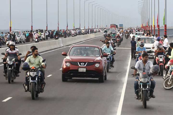 ঈদেও পদ্মা সেতুতে মোটরসাইকেল চলাচল বন্ধ