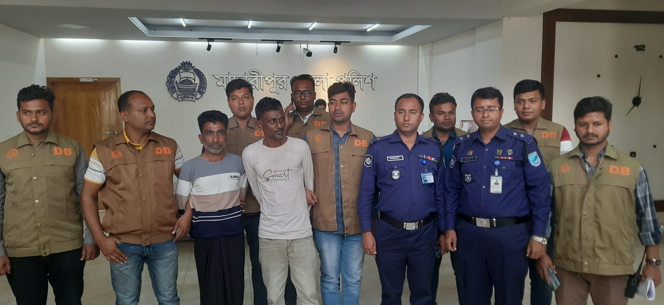ভুয়া ২ জন দুদক কমিশনার গ্রেপ্তার