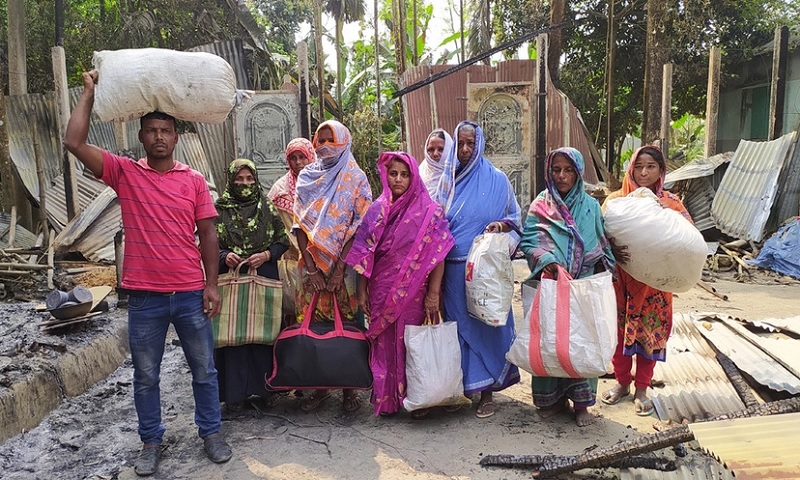 এলাকা ছাড়ছে আহমদিয়া সম্প্রদায়ের নারীরা