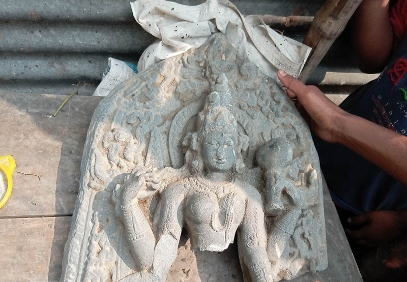 সিরাজগঞ্জের তাড়াশে বিষ্ণুমূর্তি উদ্ধার