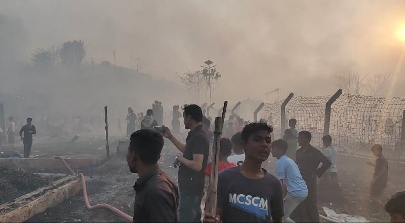 রোহিঙ্গা ক্যাম্পের আগুন নিয়ন্ত্রণে, ২ হাজারের বেশি ঘরবাড়ি পুড়ে ছাই