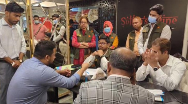 সুলতান’স ডাইনে অপরিচ্ছন্নতা