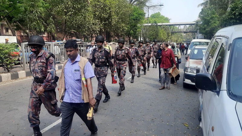 বঙ্গবাজারে ছয় প্লাটুন বিজিবি মোতায়েন করা হয়েছে