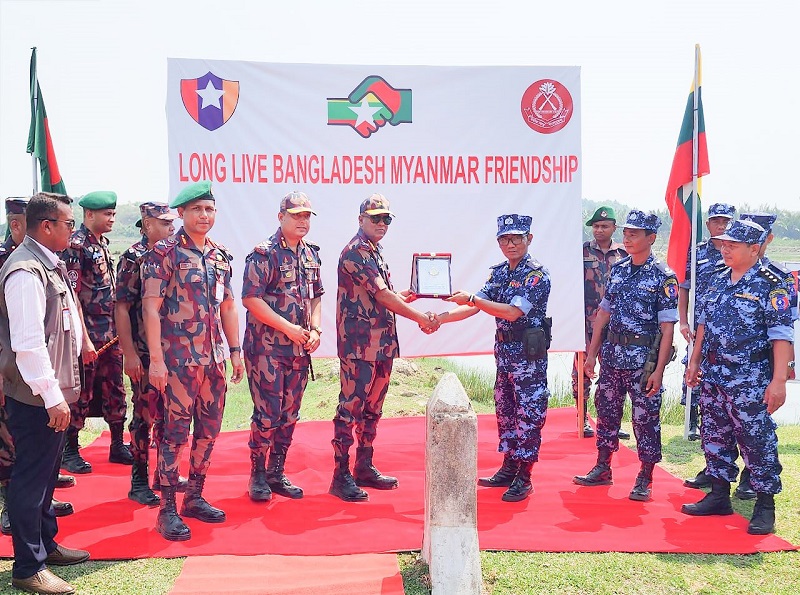 ঘুমধুম সীমান্ত পরিদর্শন করলেন বিজিবি মহাপরিচালক