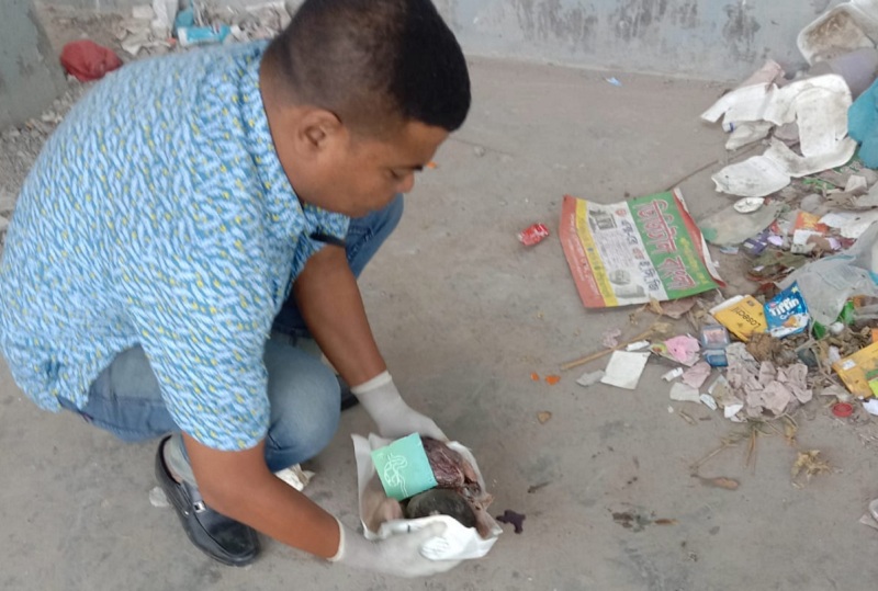 হাসপাতালের ময়লার স্তুপ থেকে নবজাতকের মরদেহ উদ্ধার