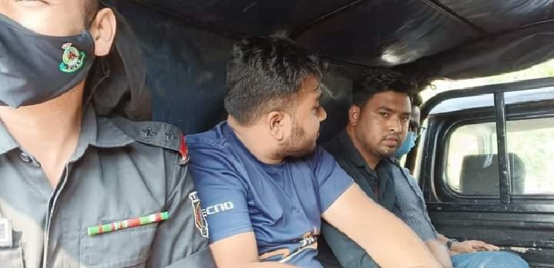 লক্ষ্মীপুর পাসপোর্ট কার্যালয়ে অভিযান, ১২ দালাল আটক