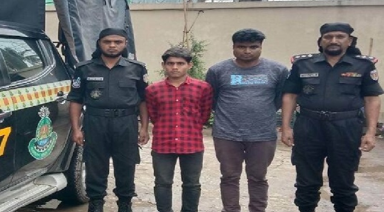 চট্টগ্রামে ফেনসিডিলসহ দুই কারবারি আটক