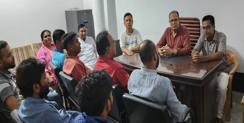 লোহাগড়ায় বিএনপি যুবদল ও ছাত্রদলের নেতা কর্মীদের ঈদ শুভেচ্ছা বিনিময়
