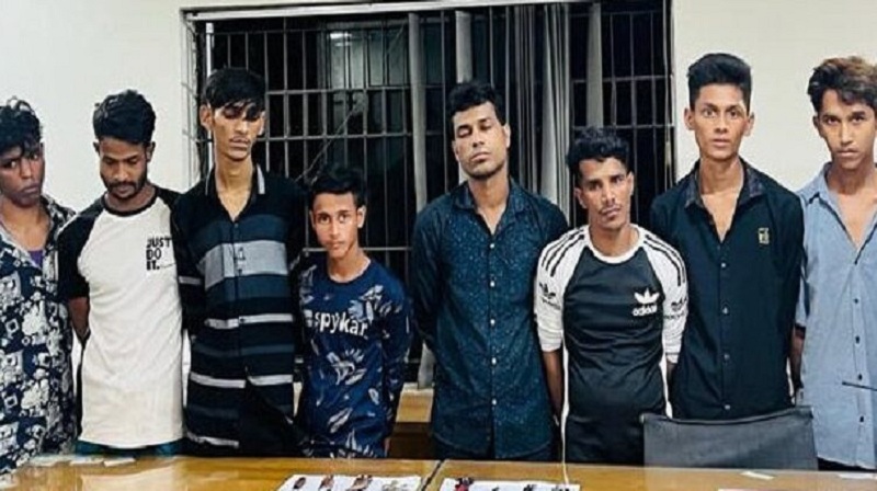 চট্টগ্রামে মোবাইল ছিনতাই সংঘবদ্ধ চক্রের ৮ সদস্য আটক