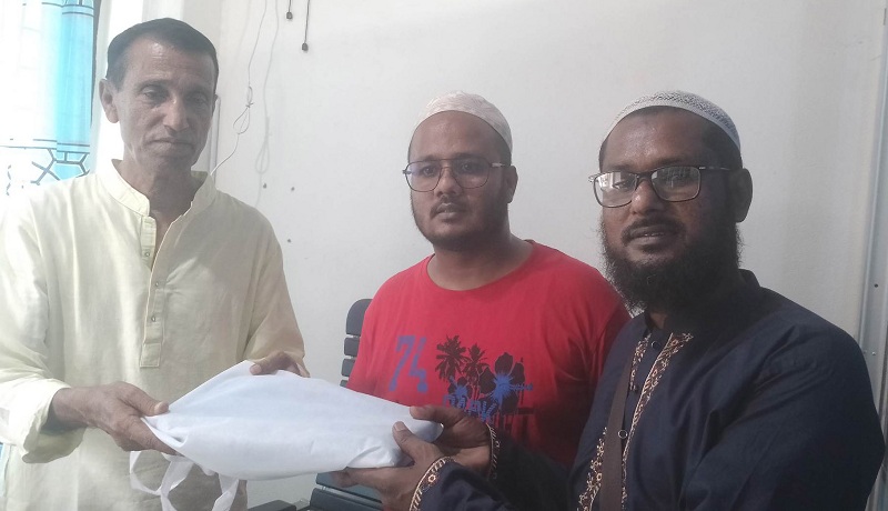 লোহাগড়ায় শতাধিক বিএনপি পরিবারের মাঝে ঈদ উপহার বিতরণ