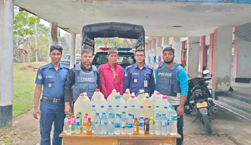 কাপ্তাইয়ে সোয়া ২’শ লিটার চোলাইমদসহ আটক ১