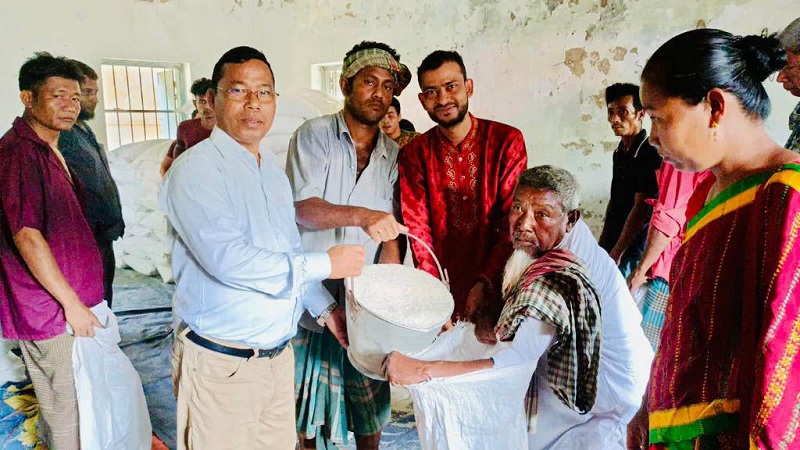 রাঙ্গামাটির রাজস্থলীতে ৩ হাজার ৭শ ৯৩ পরিবার পাচ্ছে ভিজিএফের চাল