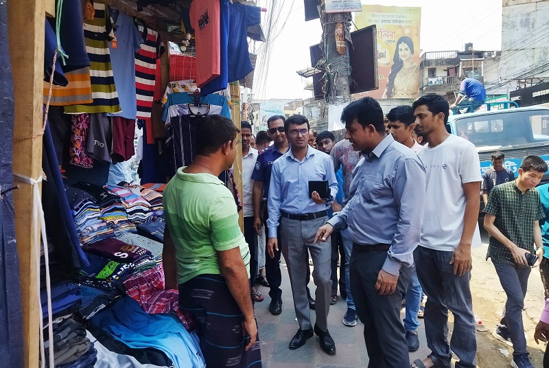 রুপের রানী রাঙ্গামাটি শহরকে পরিচ্ছন্ন রাখতে পৌরসভার উচ্ছেদ অভিযান