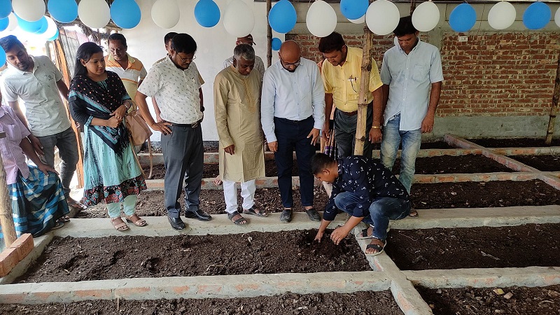 চুয়াডাঙ্গায় রাসায়নিক সারের ব্যবহার কমাতে ভার্মি কম্পোস্ট প্রজেক্টের উদ্বোধন