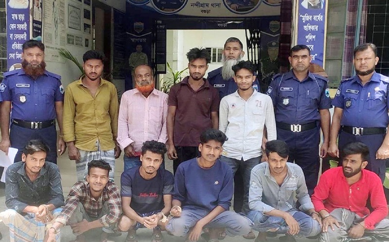 বগুড়ায় জুয়ার আসরে পুলিশের হানা, গ্রেফতার ৯