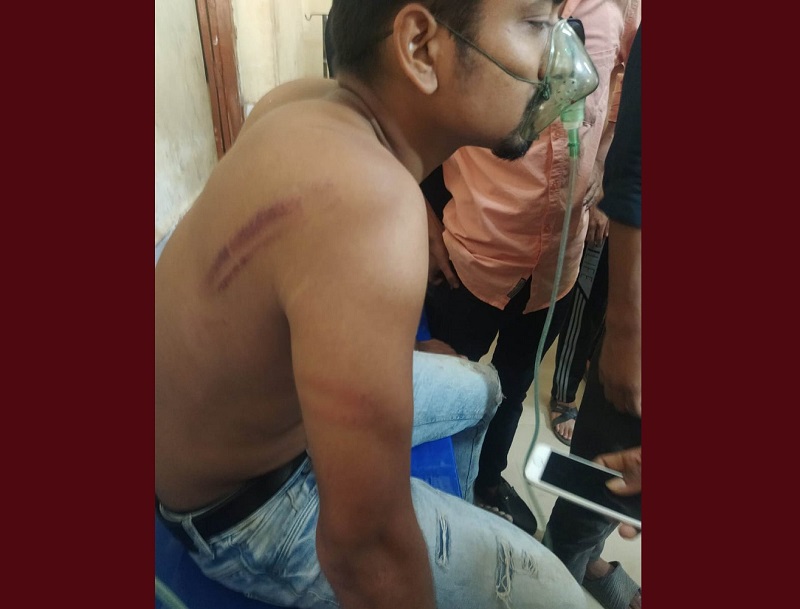 নেত্রকোনায় উপ-নির্বাচনকে কেন্দ্র করে ছাত্রলীগ নেতার উপর অতর্কিত হামলা
