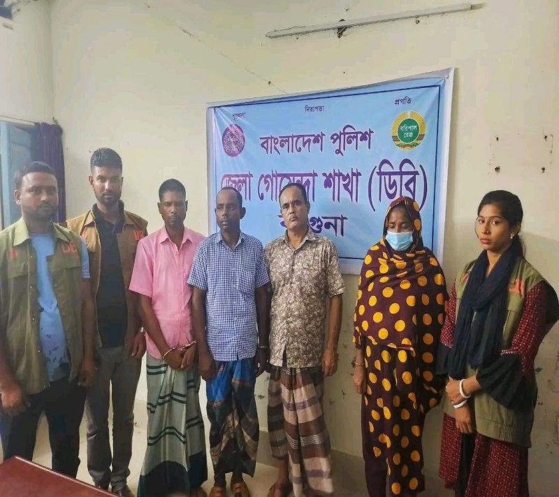 বেতাগীতে ডিবি পুলিশের অভিযানে পতিতাসহ ৪ জন আটক