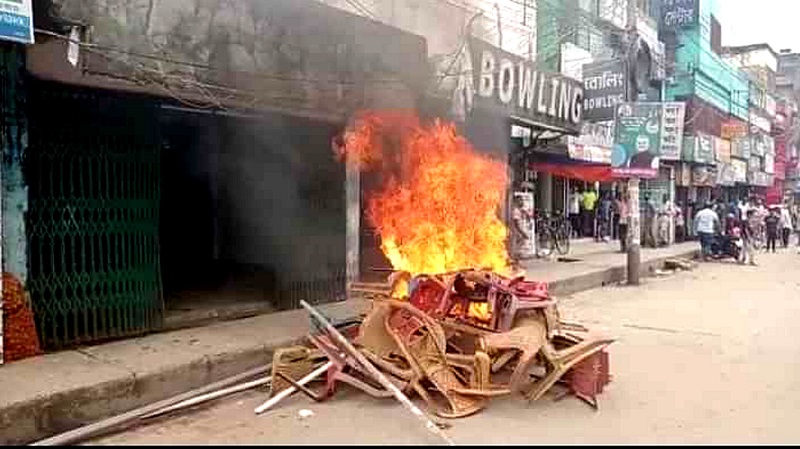 প্রধানমন্ত্রীকে হত্যার হুমকির প্রতিবাদে নেত্রকোণায় মামলা, বিএনপি কার্যালয় ভাঙচুর