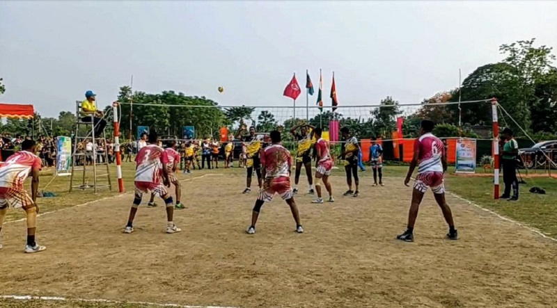 চুয়াডাঙ্গার সীমান্তে বিজিবি-বিএসএফের প্রীতি ভলিবল ম্যাচ অনুষ্ঠিত