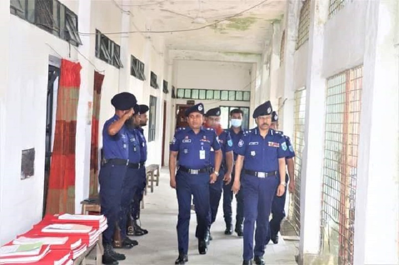 রংপুর রেঞ্জ ডিআইজি কর্তৃক গাইবান্ধা কোর্ট পুলিশ অফিস ও এ সার্কেল অফিস পরিদর্শন রংপুর রেঞ্জ ডিআইজি কর্তৃক গাইবান্ধা কোর্ট পুলিশ অফিস ও এ সার্কেল অফিস পরিদর্শন