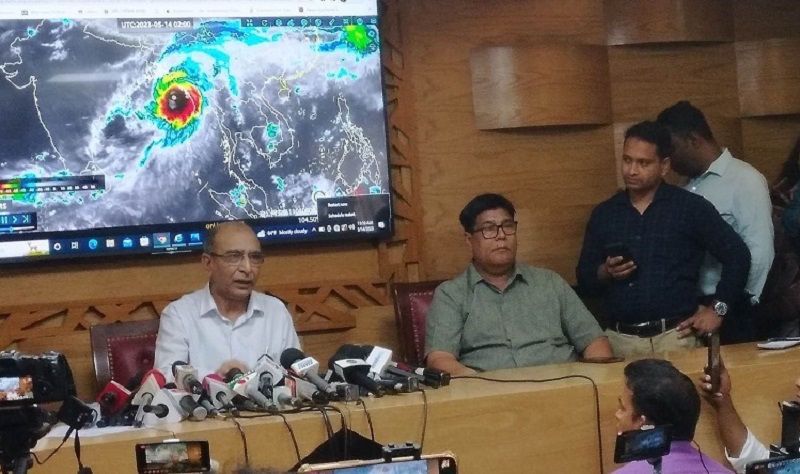 বাংলাদেশের উপকূলে ঝুঁকি কমেছে, মূল আঘাত মিয়ানমারে