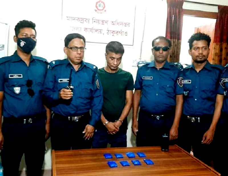 ঠাকুরগাঁওয়ে ১৫০০ পিস ইয়াবাসহ আওয়ামী লীগ নেতা আটক