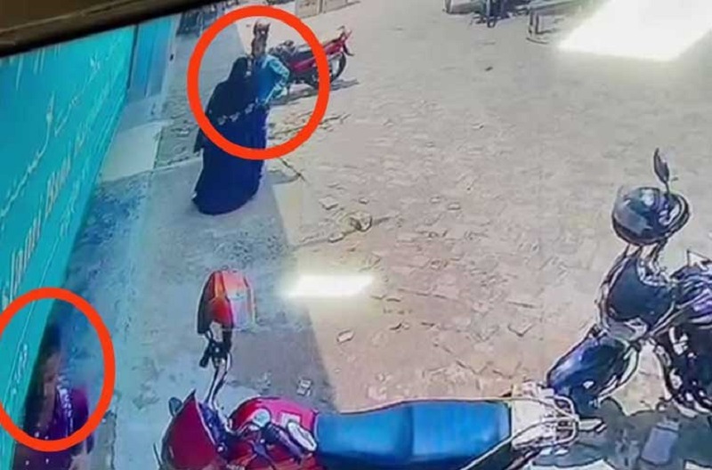 নড়াইলে পুলিশ সদস্যের স্ত্রী খোয়ালেন স্বর্ণালঙ্কার, নগদ অর্থসহ মোবাইল ফোন
