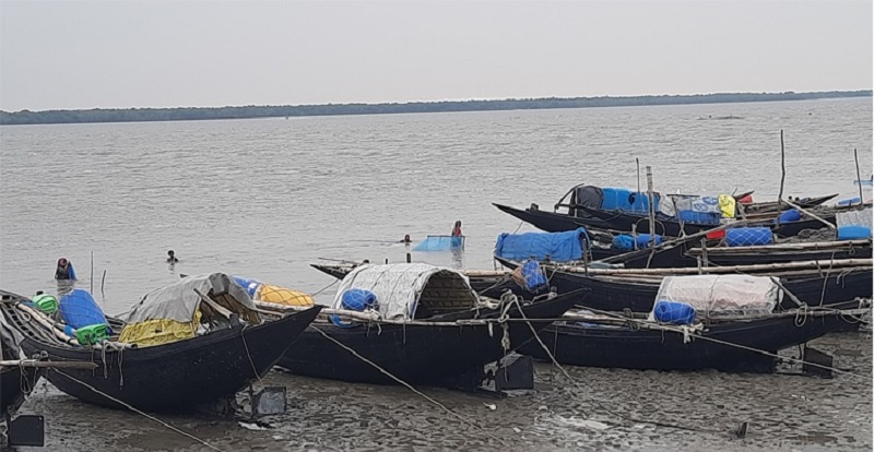 মধ্যরাত থেকে সাগর-সুন্দরবনে মাছ ধরা বন্ধ, চলবে না নৌযানও