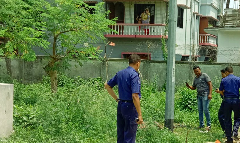 হাসপাতাল চত্বর থেকে অজ্ঞাত ব্যক্তির মরদেহ উদ্ধার