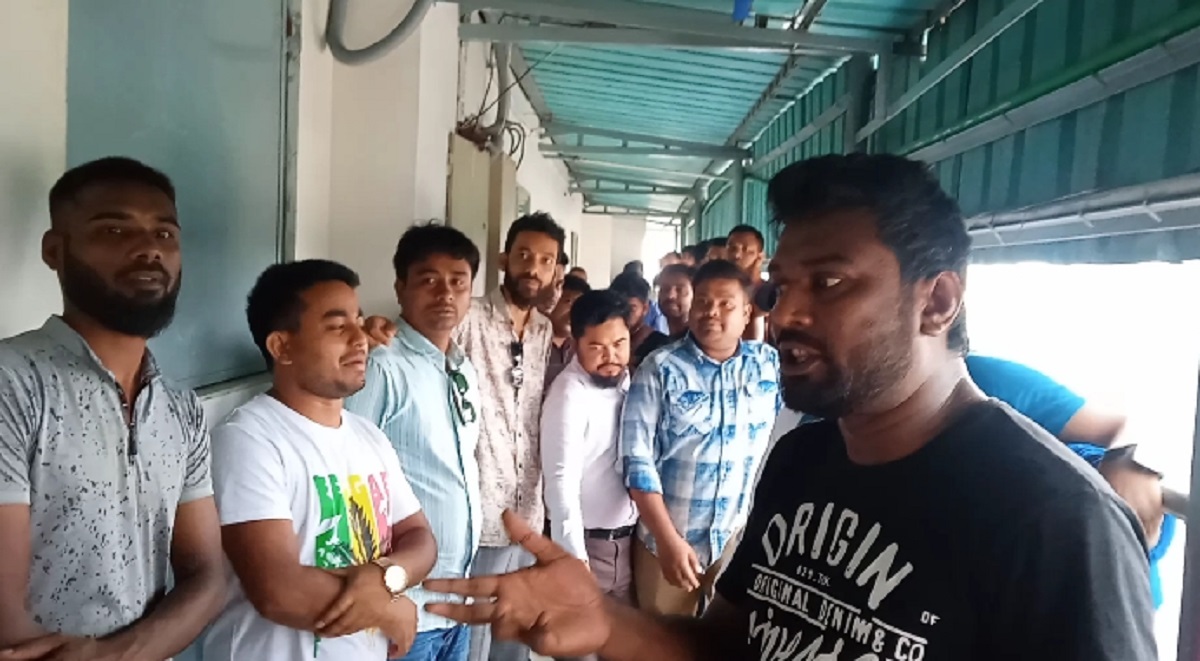 যশোরে ইবনেসিনার ভুল রিপোর্ট, নবজাতকের মৃত্যুতে হট্টগোল