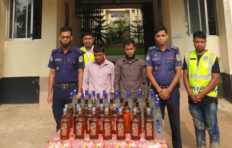 নেত্রকোণায় আমদানি নিষিদ্ধ ভারতীয় মদসহ আটক-২