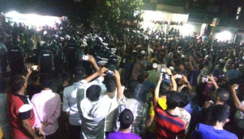মহানবী (সা.)-কে কটূক্তির অভিযোগ, মিরপুরে দফায় দফায় সংঘর্ষ