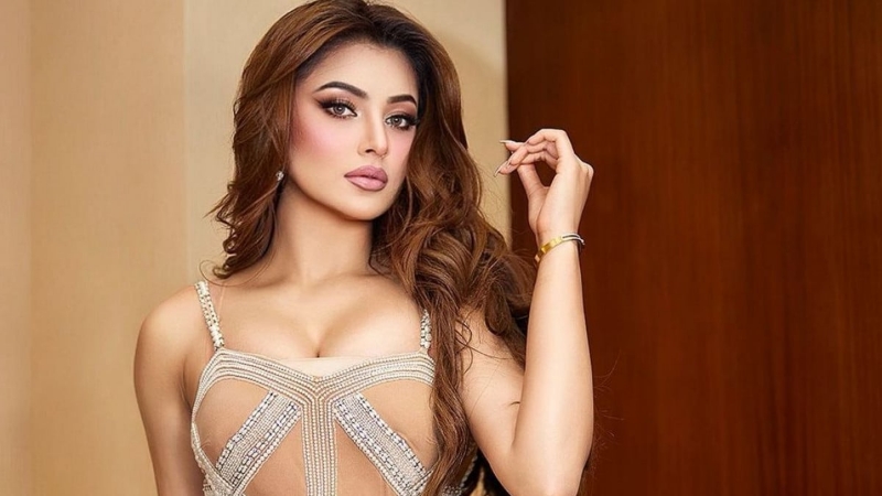 প্রতিনিয়ত মিথ্যা বলেন উর্বশী, দাবি সমালোচকদের