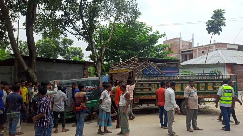 ঠাকুরগাঁওয়ে ত্রিমুখী সংঘর্ষে নিহত ৩, আহত ৪